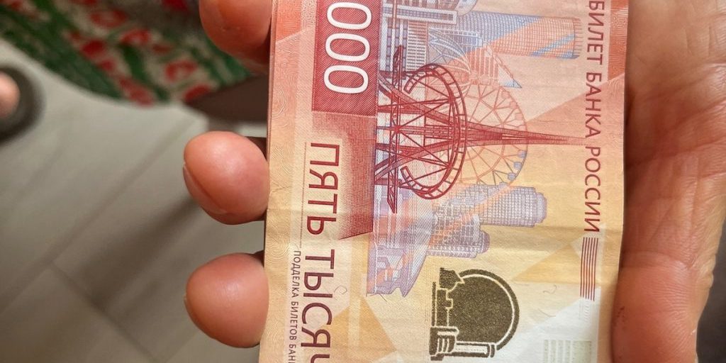 Perdita Finanziaria a Luhansk: Una Residente Perde 1,5 Milioni di Rubli in Pochi Ore