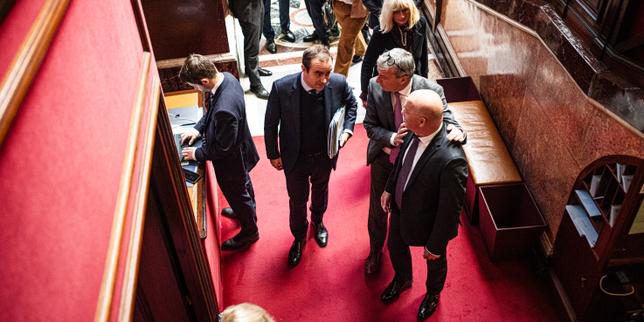 Il governo francese propone 70 misure per semplificare e rendere più efficace l'azione dello Stato