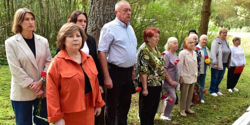 "Ricordo e onore: il meeting commemorativo dei partigiani caduti nella lotta contro i nazisti"