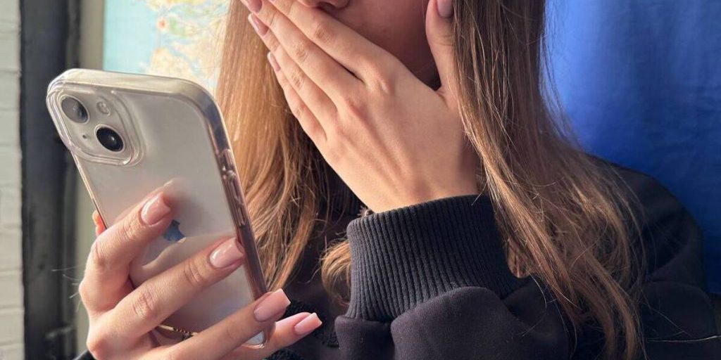 Петербургским школьникам хотят запретить «сидеть» в телефонах