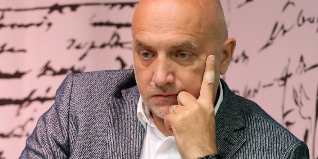 Партия Сергея Миронова упразднила должность, которую занимал Прилепин