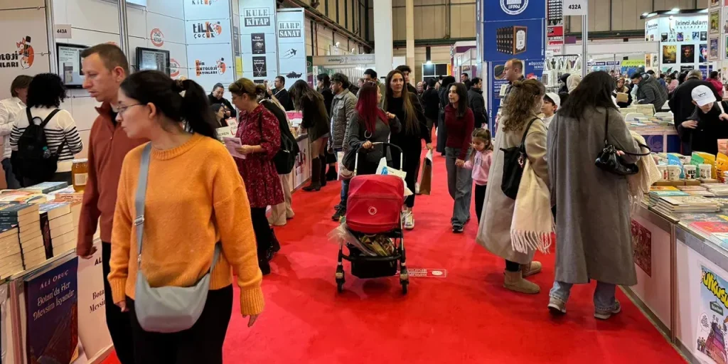 TÜYAP: 500 eventi con 3.000 scrittori da 14 paesi per incontrare i lettori