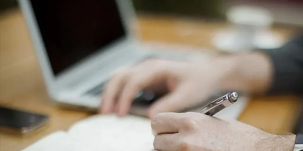 Il programma GÜÇ: cinque punti chiave per guidare i giovani dal tirocinio al primo lavoro