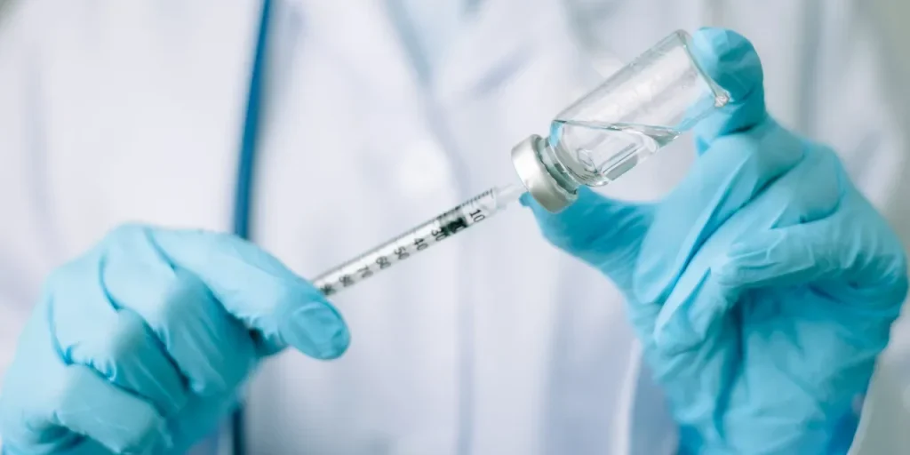 Anestesista francese accusato di avvelenare 30 pazienti, 12 morti