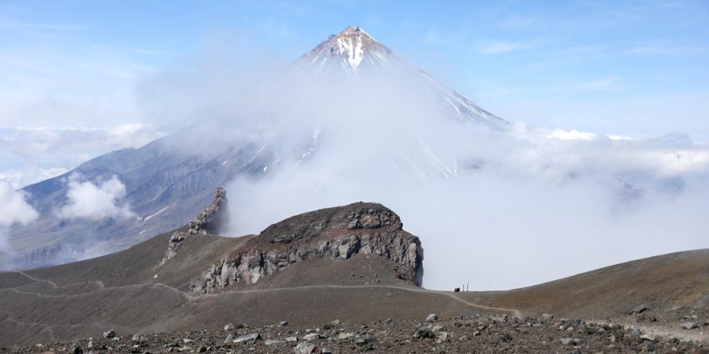 На Дальнем Востоке туристка сорвалась с высоты на камни
