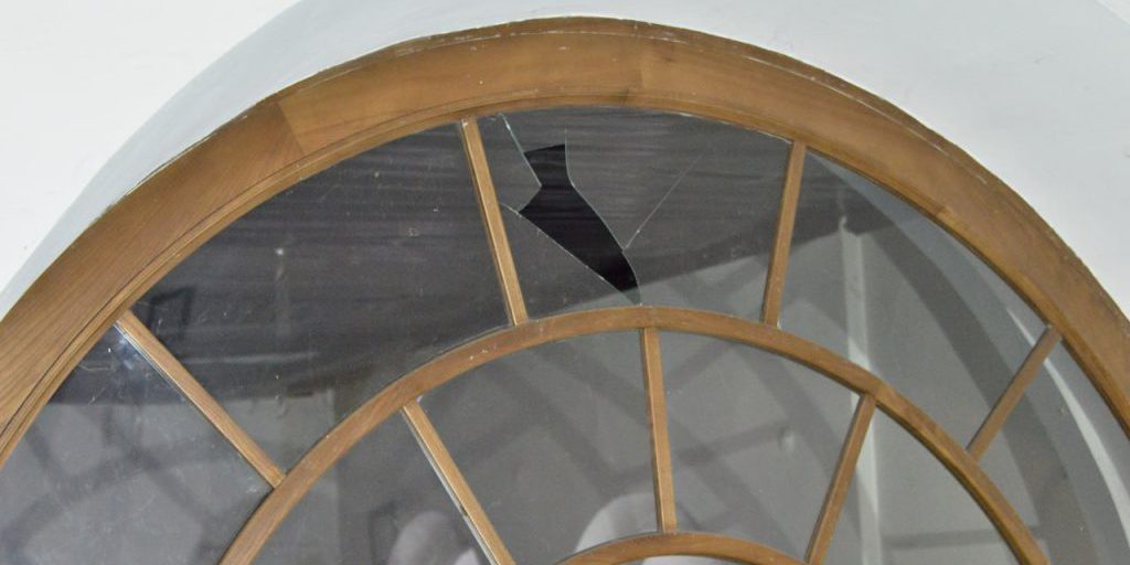 Attacco russo provoca i primi danni di guerra al Monastero delle Grotte di Kiev