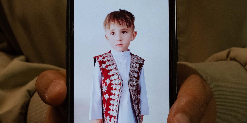 Genitori in Oregon, figlio in Afghanistan: la riunione rimane sospesa a causa della sospensione dei visti US