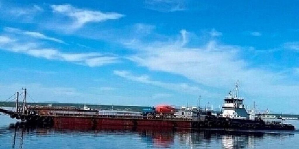 Паромы приостановили работу на переправе Салехард — Лабытнанги