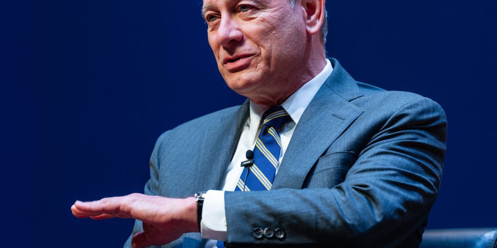 Rapporto annuale del Presidente della Corte Suprema: storia e indipendenza, senza affrontare il conflitto Trump‑giudici