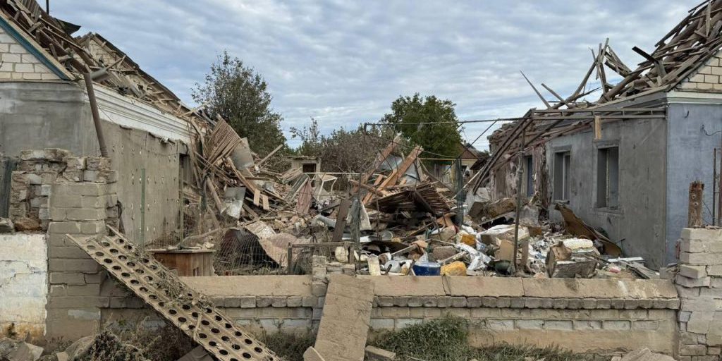 Russian morning attack on Kherson Oblast kills woman and injures children