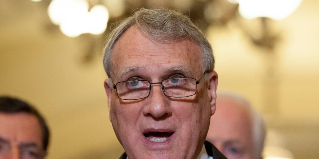 Jon Kyl, ex‑senatore dell’Arizona, annuncia diagnosi di demenza e si ritira dalla vita pubblica