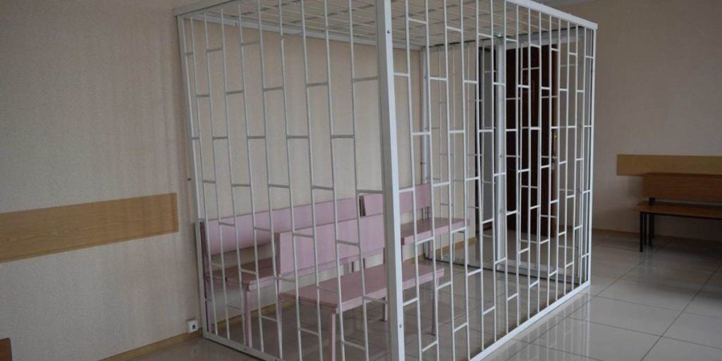 В Курской области мужчину осудили за хищение 2 банок меда