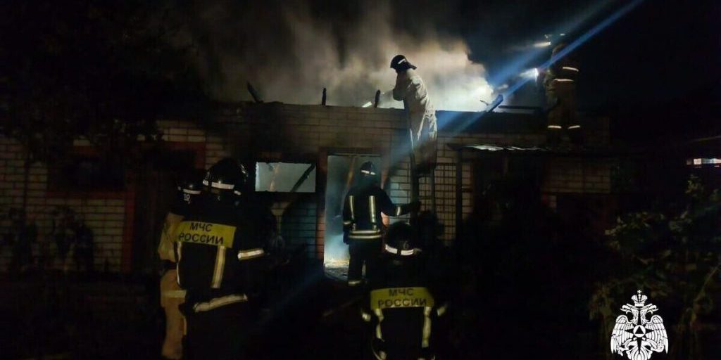 Пожар на Солнечной: в Старом Осколе горела баня