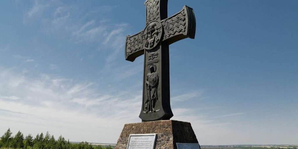 Хинштейн: водонапорную башню не построят у поклонного креста скульптора Клыкова