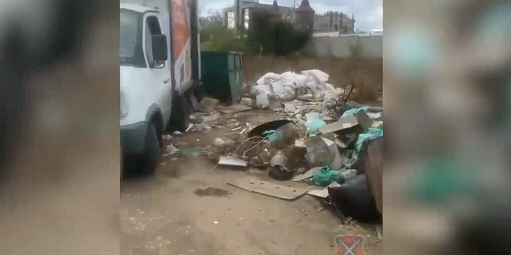 В Волгограде нашли водителя, выбросившего мусор из «Газели» мимо контейнеров