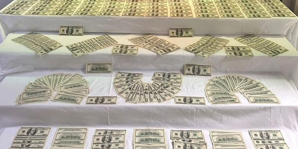 35 bin 100 dolar değerinde sahte banknot ele geçirildi