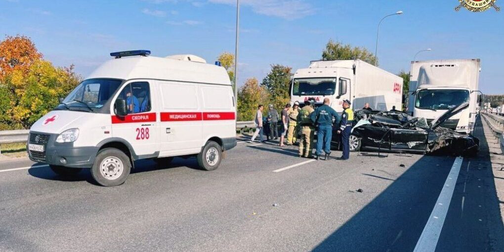 Пьяный водитель легковушки допустил ДТП с участием фуры