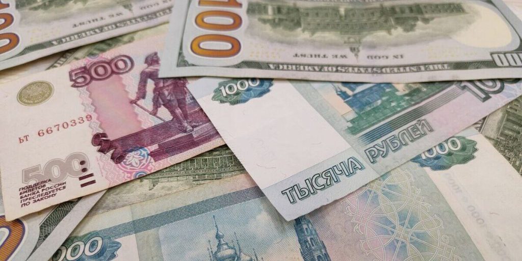 Truffa online: donna di Kaliningrad perde 3,5 milioni di rubli nell'acquisto di un'auto all'estero