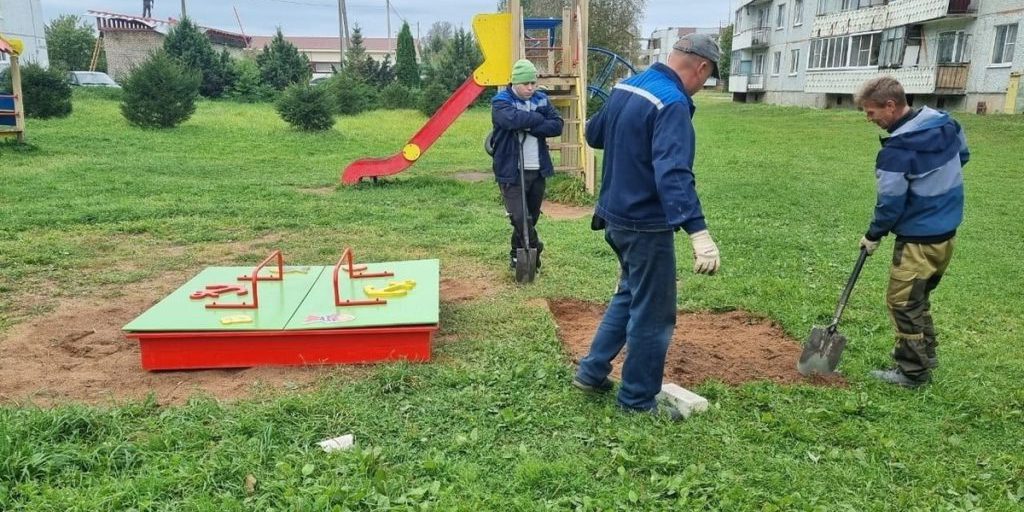 В Парфино оборудуют детскую площадку