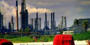 Oceani in Pericolo: L'Espansione dei Combustibili Fossili Minaccia la Biodiversità Marina Globale