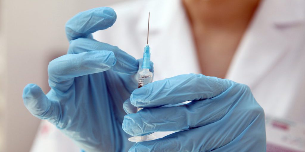 В России возник дефицит комбинированной вакцины против опасных недугов