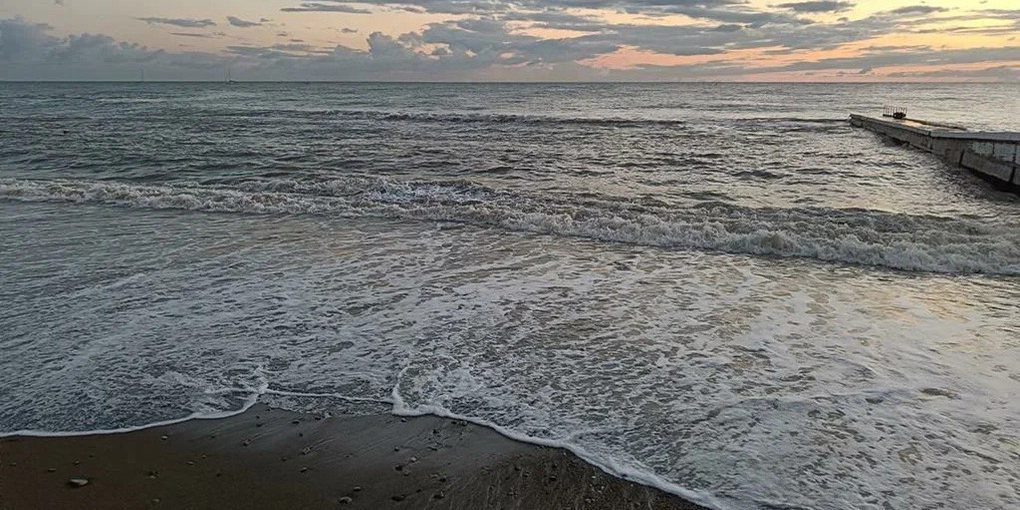 Evacuazione di emergenza a Sochi: turisti in sicurezza a causa di condizioni meteorologiche avverse