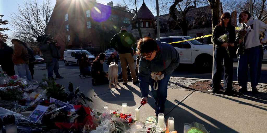 Trump sospende la lotteria delle green card a seguito del tiroteo a Brown