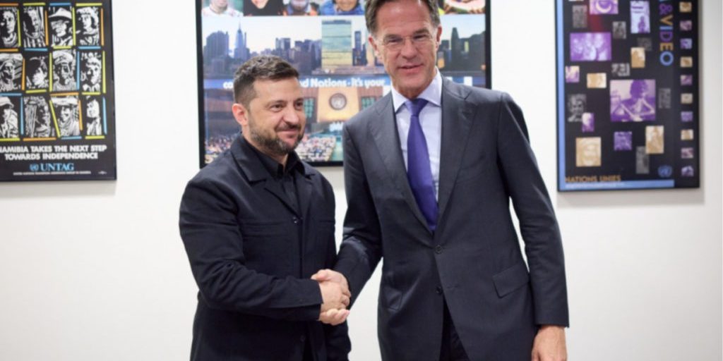 Zelenskyy discute con il segretario generale della NATO il piano di pace proposto dagli Stati Uniti