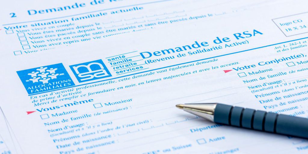 Francia: nuovo progetto per unificare RSA, prime d’activité e aiuti alloggi in un unico versamento