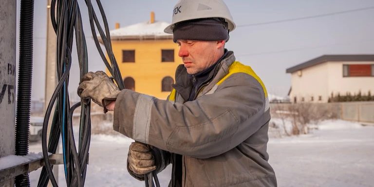 Attacchi russi causano blackout in quattro regioni ucraine