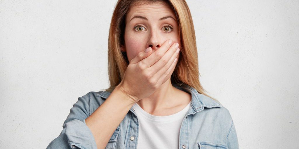 Неприятный запах изо рта может сигналить о раке — что говорят ученые