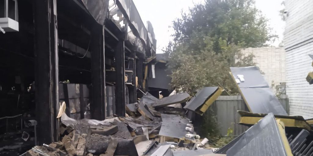 Russians attack Dnipropetrovsk Oblast: five-storey building and shops on fire – photos