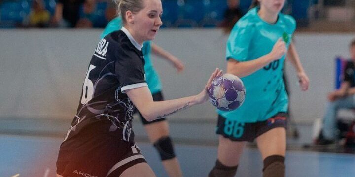 Гандболистки «Астраханочки» обыграли дома АГУ-«Адыиф»
