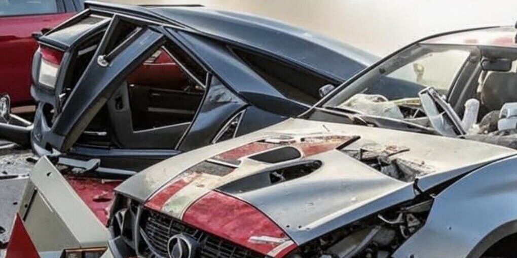 В Воронеже на набережной вдрызг разбились две иномарки