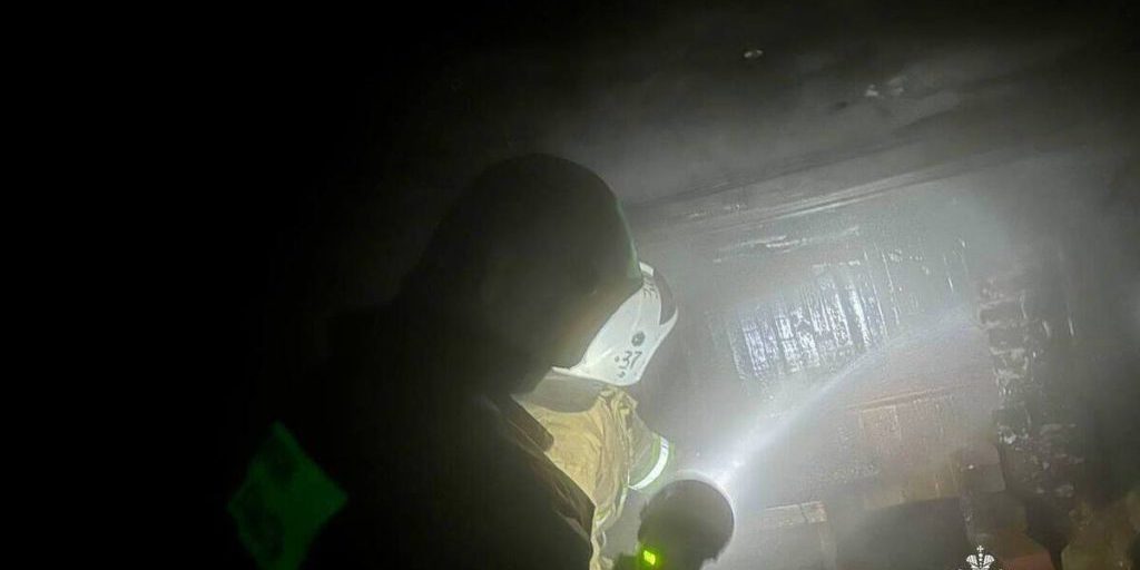 Incendio devastante in una banja nella regione di Tver: cause e conseguenze ancora da determinare