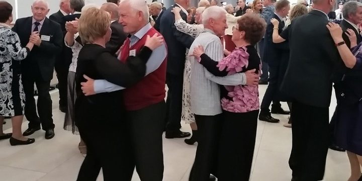 Бал свадебных юбиляров прошел в Петрозаводске