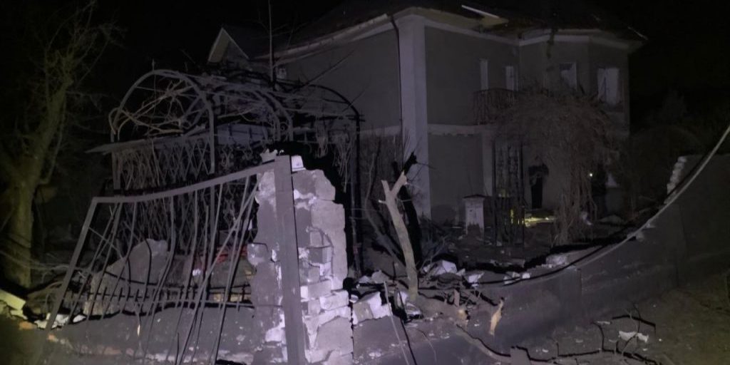 Attacco russo a Dnipropetrovsk: 2 morti, case e veicoli danneggiati