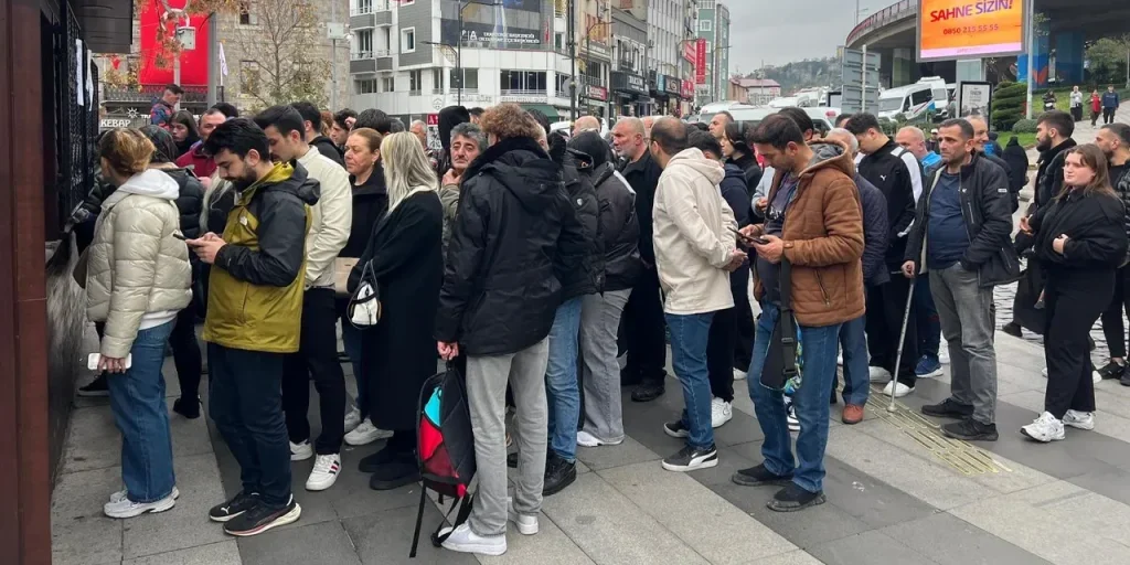 Trabzonspor vende tutti i biglietti in 40 minuti, ma la partita contro Beşiktaş si svolgerà senza pubblico per motivi di sicurezza