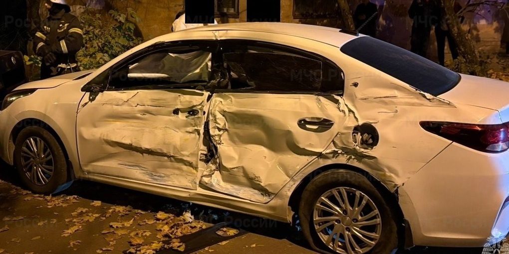 В Калушге иномарка врезалась в троллейбус