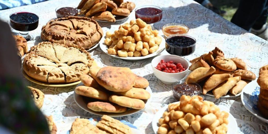 В Челябинске установят рекорд по массовому приготовлению пирожков