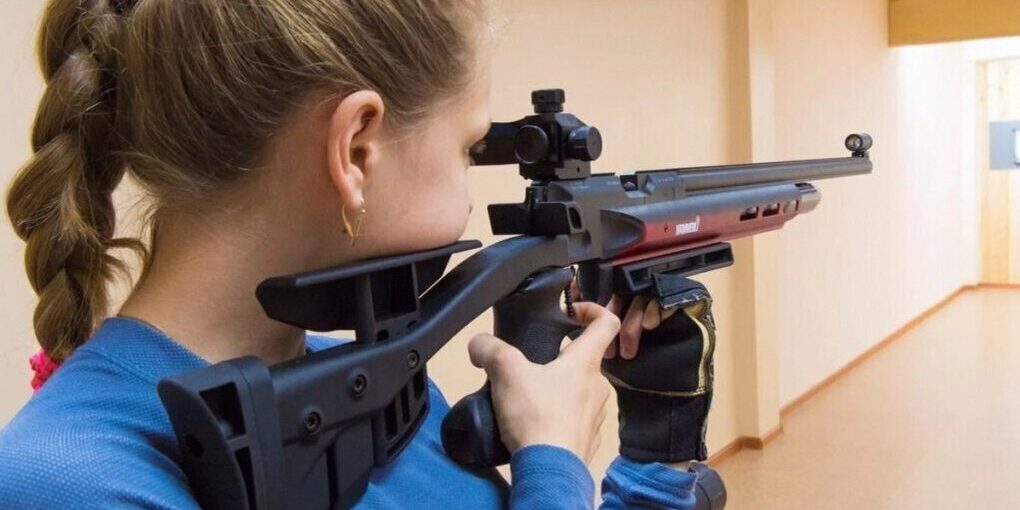 Torneo di Tiro Sportivo a Tambov: Competizione e Promozione dello Sport tra Giovani Atleti