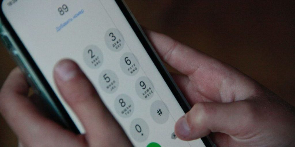 Come difendersi dai truffatori che utilizzano chiamate con numeri persi: consigli degli esperti e cosa fare a San Pietroburgo