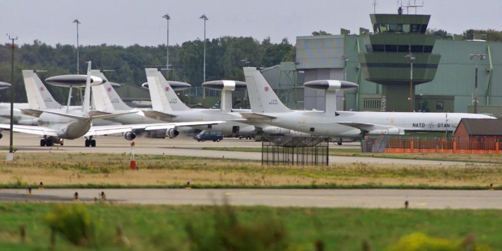 Drone non identificato avvistato sulla base aerea della NATO in Germania: preoccupazioni per la sicurezza e possibili conseguenze