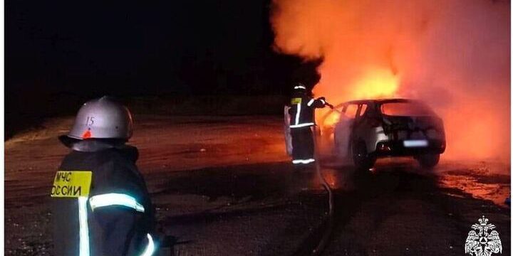 "Incendio auto sulla circonvallazione di Smolensk: danni ingenti ma nessun ferito, indagini in corso"