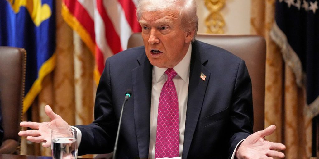 "Путин тебя уничтожит!": Трамп выдвинул требование Зеленскому, срываясь на мат