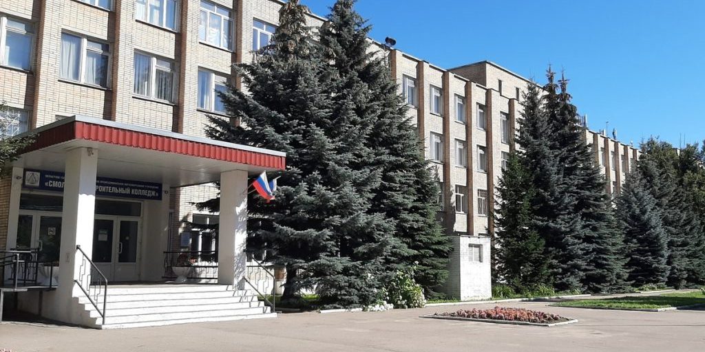 Губернатор анонсировал завершение ремонта общежития Смоленской градостроительной академии