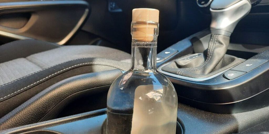 Autotrasportatore Ubriaco Fermato sulla Strada Kola: Una Minaccia alla Sicurezza Stradale