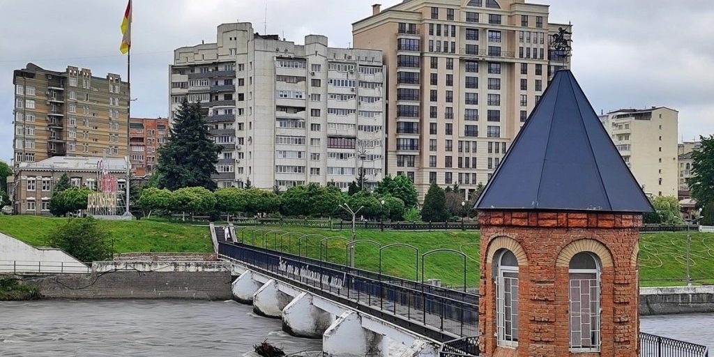 Sospensione dell'Aumento degli Stipendi per i Funzionari in Nord Ossetia-Alania: Impatto sulla Regione e sui Dipendenti Pubblici