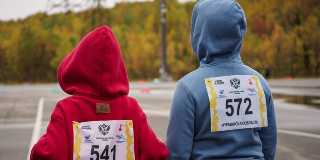 Partecipazione di massa alla "Crosura della nazione" a Murmansk: oltre 730 persone unite per lo sport e la salute