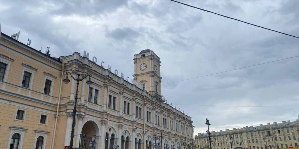 Oltre 10 milioni di passeggeri alla stazione di Mosca a San Pietroburgo nel 2023 secondo i dati della Ferrovia di Ottobre